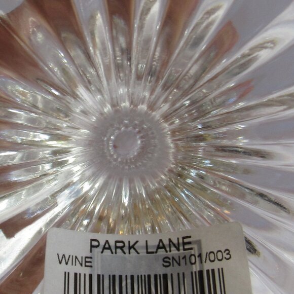 Mikasa Park Lane Wine Glass, 6 1/8" High, Full Lead Crystal                 B222 - Picture 6 of 7